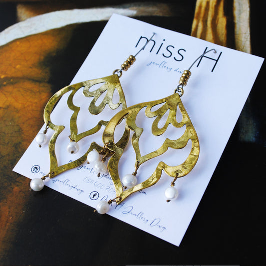 Roxana Earrings with Pearls